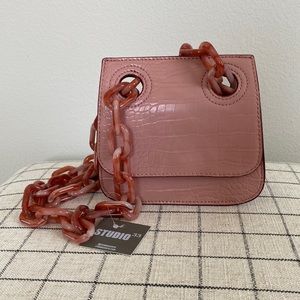 Studio 33 Blush Bag, Adjustable shoulder strap